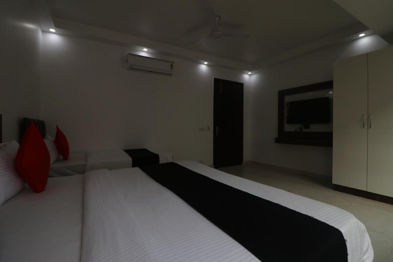 Hotel King Plaza New Delhi Extérieur photo