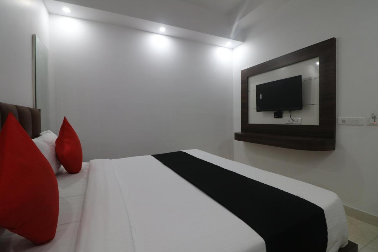 Hotel King Plaza New Delhi Extérieur photo